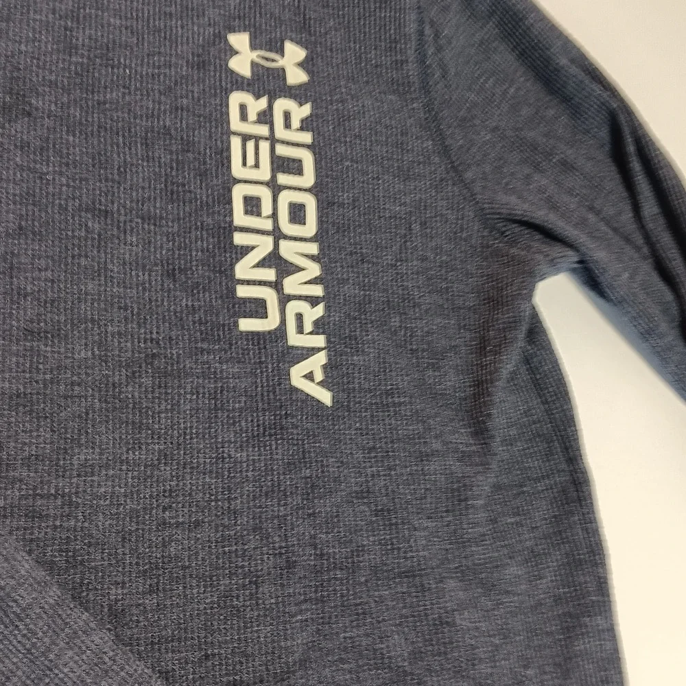 Under Armour Boys LG Gray Thermal Long Sleeve‎ Shirt Youth Large Athletic Fit E8